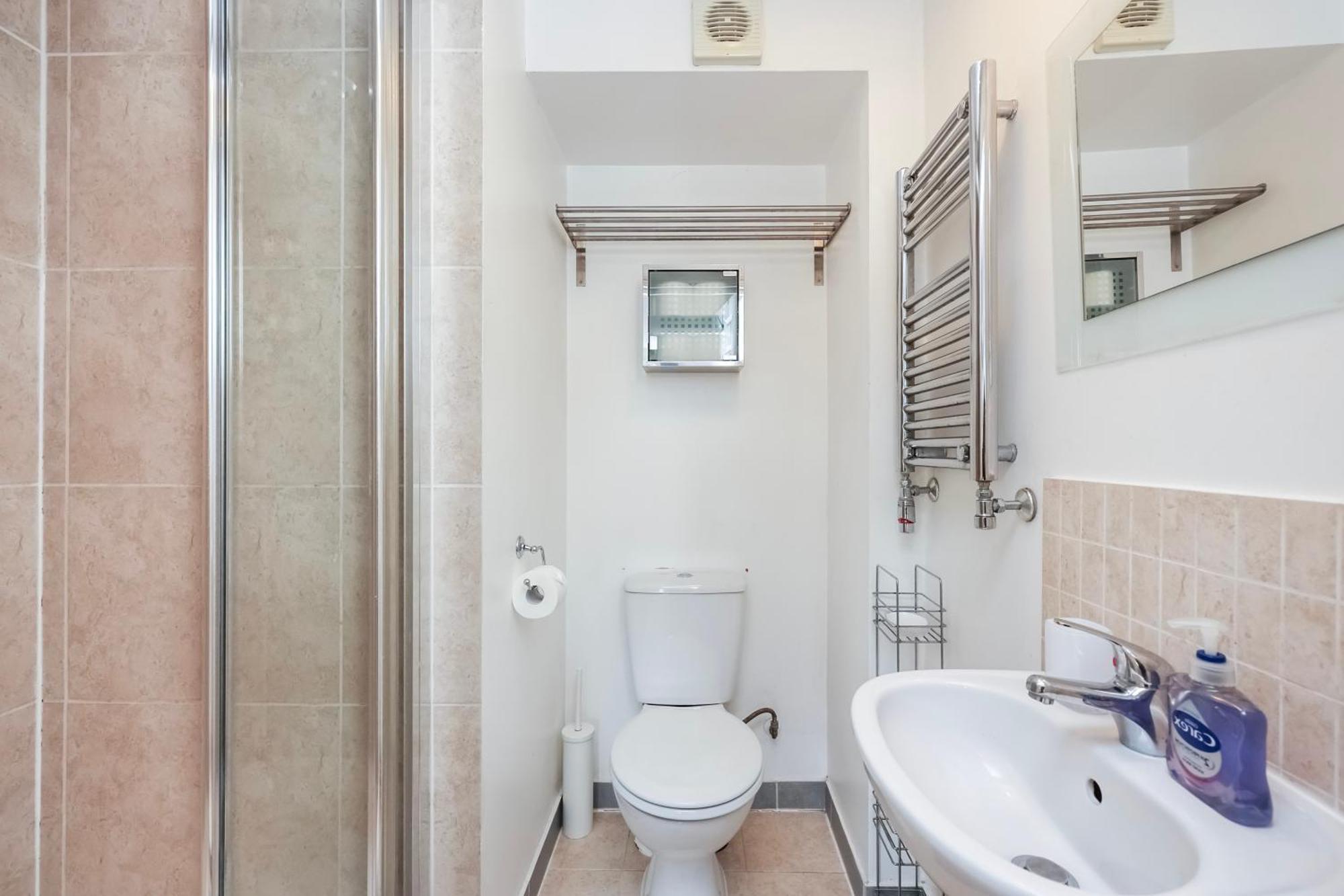 Appartamento Lovely One Bedroom Ensuite