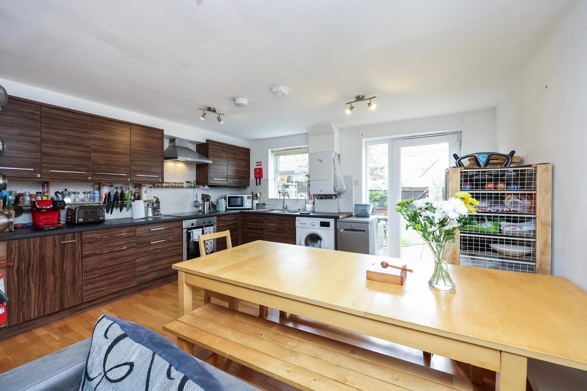 Lovely One Bedroom Ensuite * Londra